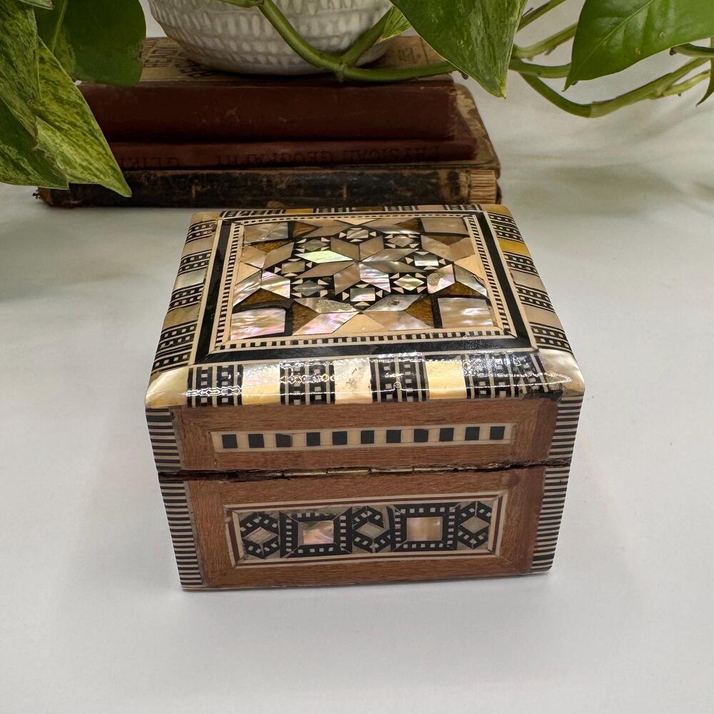 Mother of Pearl Inlay Jewelry Box Mosaic Bone Inlaid Trinket Box Vintage